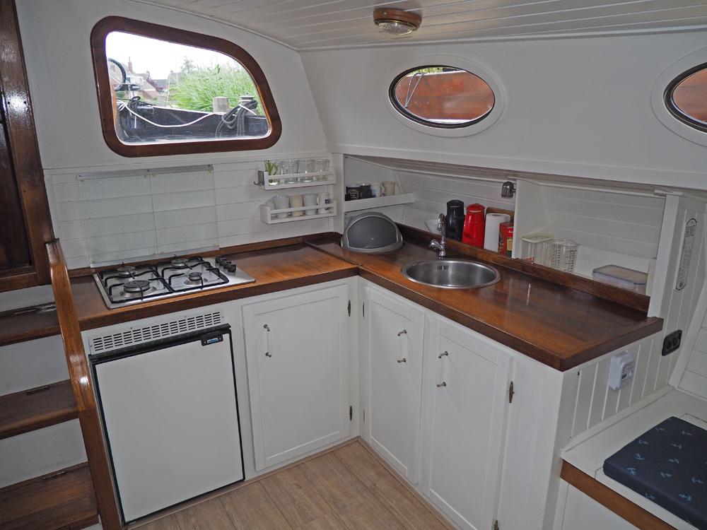 Saloon, Accommodation